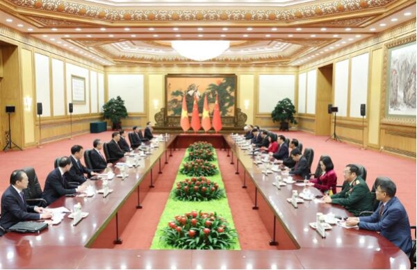 习近平会见越南国会主席王庭惠1