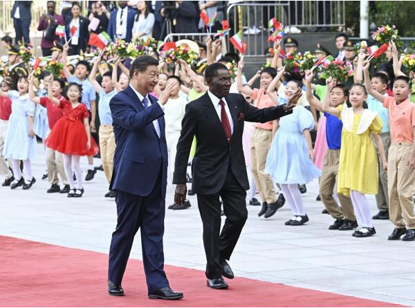 习近平同赤道几内亚总统奥比昂会谈3